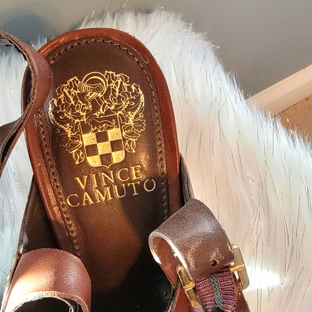 Vince Camuto Leather Sandels - Picture 4 of 6